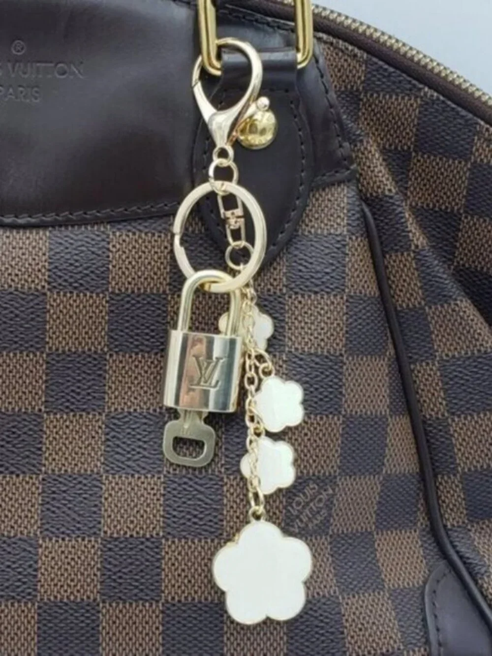 Louis Vuitton Gold Padlock 🔒 Key Set Authentic LV w/ Unbranded Flower Keychain - Picture 15 of 15